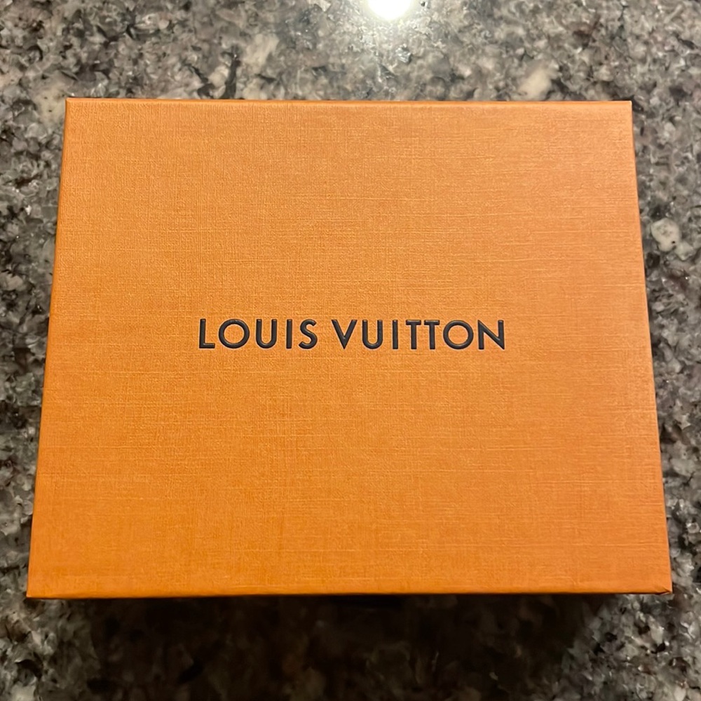 #partydecor #closet #decor #louisvuitton #louisvuittonboxes #box #boxes #party